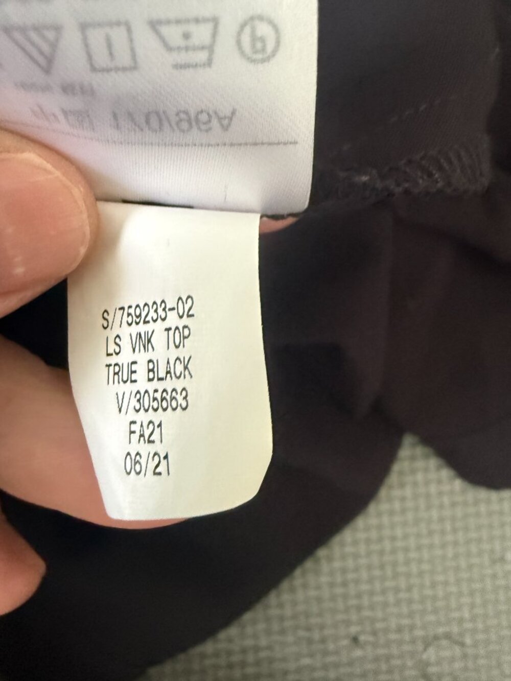 GAP Women's Long Sleeve V-Neck Blouse – True Black- M - Picture 10 of 10